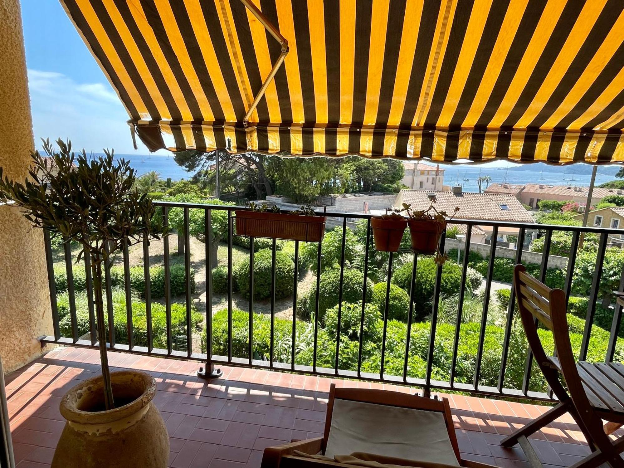 Appartement Cosy Vue Mer A 50 M De La Plage - Refait A Neuf Et Climatise Le Pradet Exterior foto